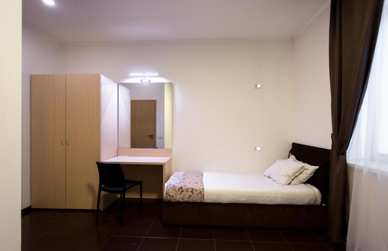 Hotel One Umanʼ Esterno foto